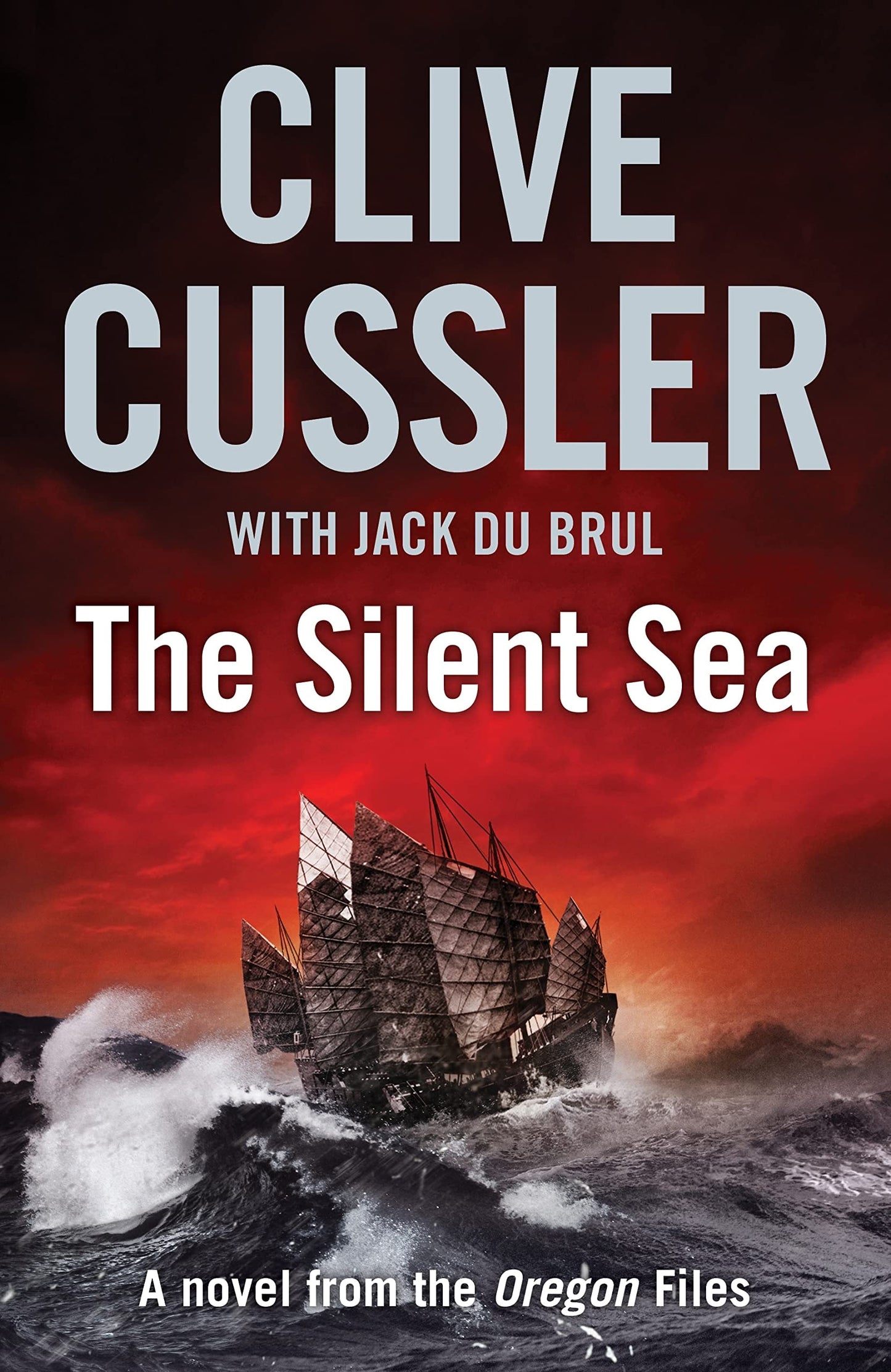 The Silent Sea by Clive Cussler,Jack Du Brul - USED