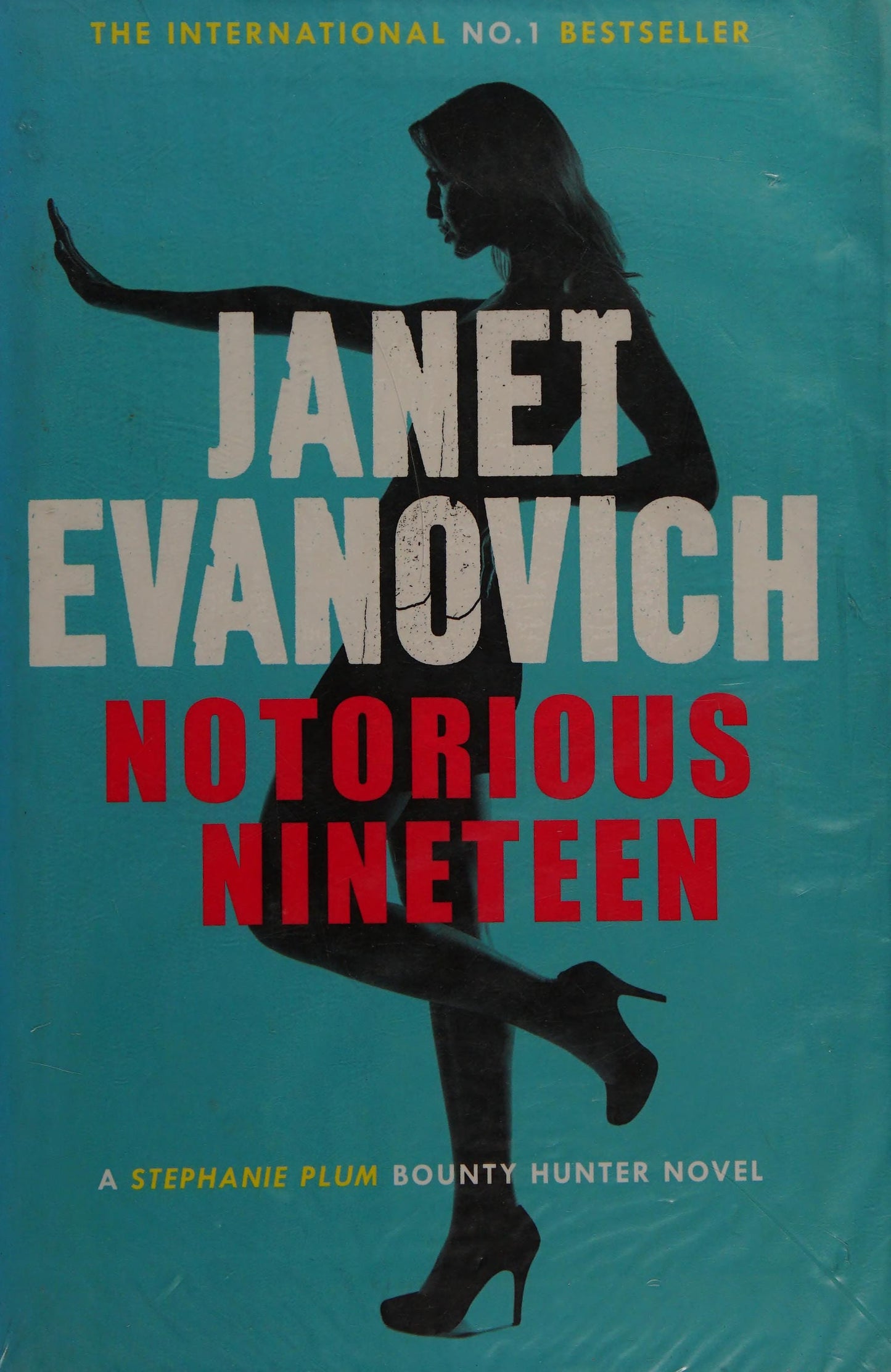 Notorious Nineteen by Janet Evanovich - USED
