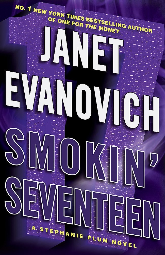 Smokin' Seventeen by Janet Evanovich - USED